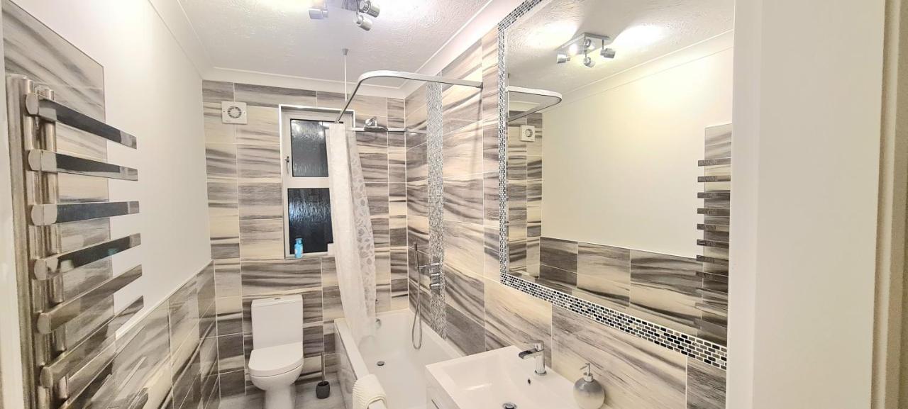Spacious 3 Bed Flat Near The Sea With Parking Bournemouth Exterior photo
